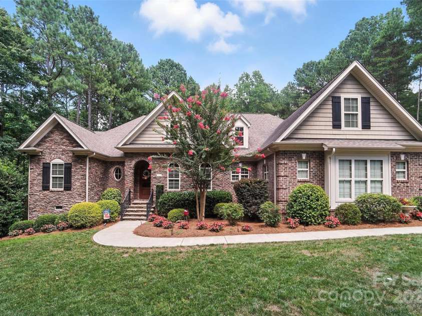 4642 Gold Finch Drive, Denver, NC 28037.  MLS# CAR4276787, YatesRealty ID 27903. 