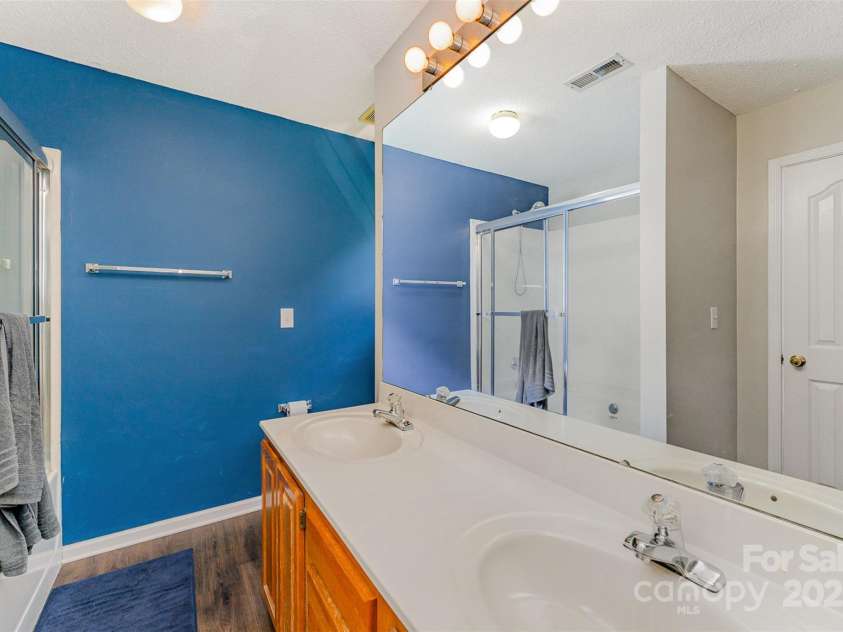 11850 Old Timber Road, Charlotte, NC 28269.  MLS# CAR4277036, YatesRealty ID 27904. 