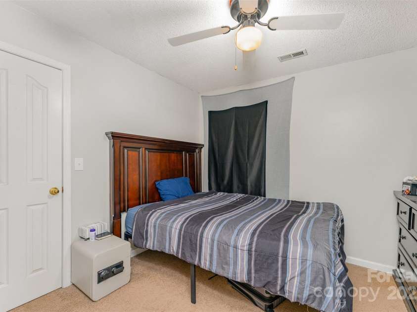 11850 Old Timber Road, Charlotte, NC 28269.  MLS# CAR4277036, YatesRealty ID 27904. 
