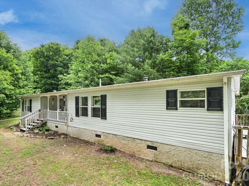 560 Morgan Branch Road, Marshall, NC 28753.  MLS# CAR4389335, YatesRealty ID 27905. 