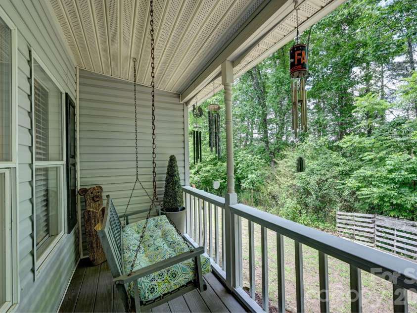 560 Morgan Branch Road, Marshall, NC 28753.  MLS# CAR4389335, YatesRealty ID 27905. 