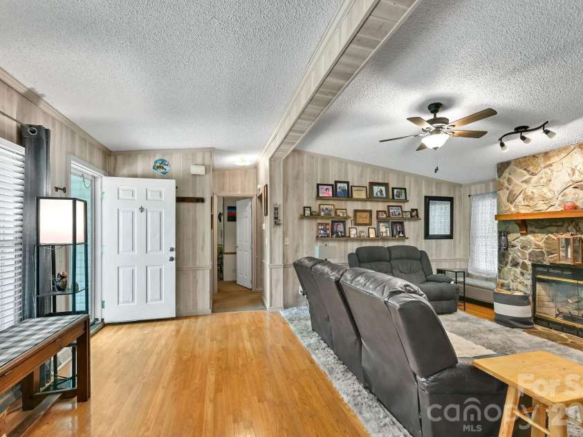 560 Morgan Branch Road, Marshall, NC 28753.  MLS# CAR4389335, YatesRealty ID 27905. 