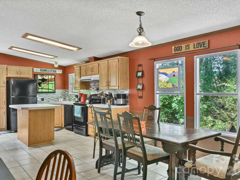 560 Morgan Branch Road, Marshall, NC 28753.  MLS# CAR4389335, YatesRealty ID 27905. 