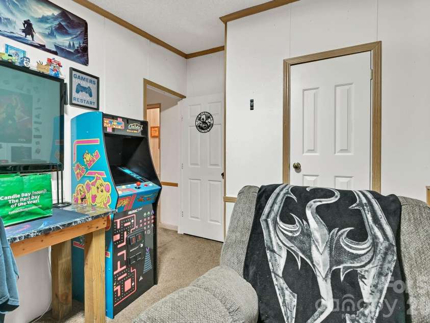560 Morgan Branch Road, Marshall, NC 28753.  MLS# CAR4389335, YatesRealty ID 27905. 