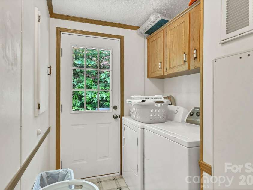 560 Morgan Branch Road, Marshall, NC 28753.  MLS# CAR4389335, YatesRealty ID 27905. 