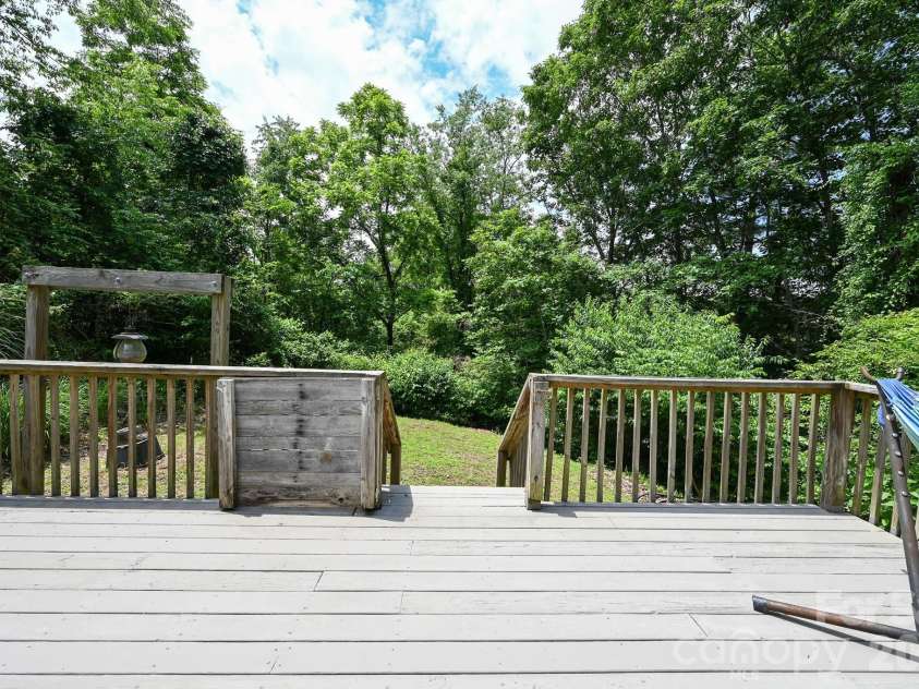 560 Morgan Branch Road, Marshall, NC 28753.  MLS# CAR4389335, YatesRealty ID 27905. 