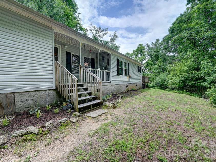 560 Morgan Branch Road, Marshall, NC 28753.  MLS# CAR4389335, YatesRealty ID 27905. 
