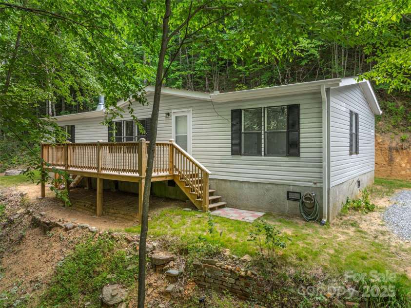 590 Hutch Mountain Road, Fletcher, NC 28732.  MLS# CAR4277834, YatesRealty ID 27905. 