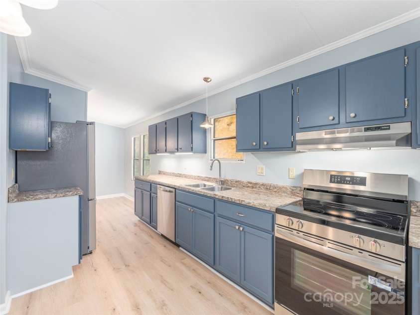 590 Hutch Mountain Road, Fletcher, NC 28732.  MLS# CAR4277834, YatesRealty ID 27905. 