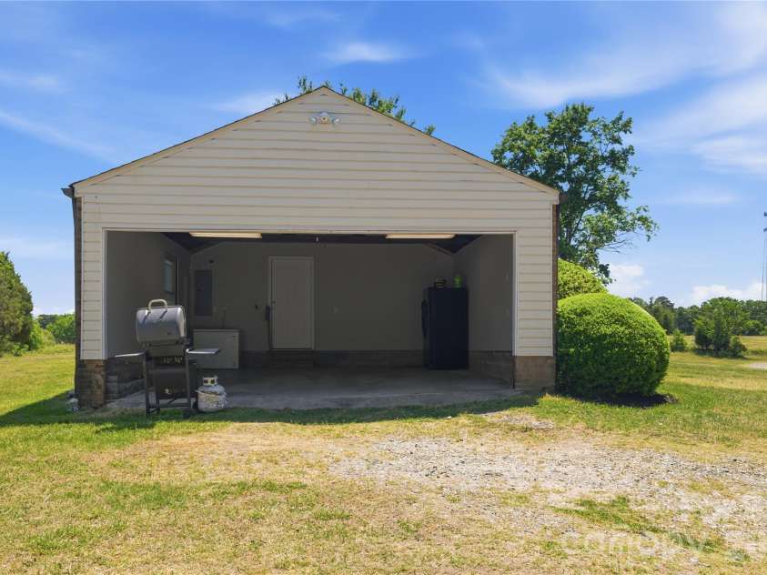 1333 Eufola Road, Statesville, NC 28677.  MLS# CAR4377751, YatesRealty ID 27906. 