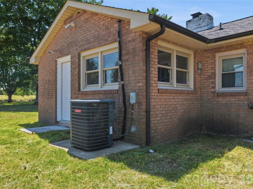 1333 Eufola Road, Statesville, NC 28677.  MLS# CAR4377751, YatesRealty ID 27906. 