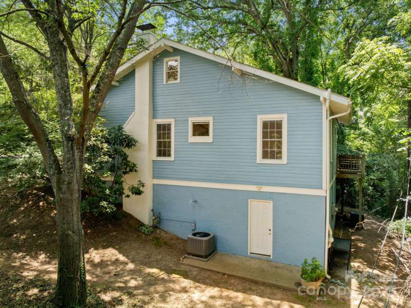5 Parker Road, Asheville, NC 28803.  MLS# CAR4278504, YatesRealty ID 27906. 