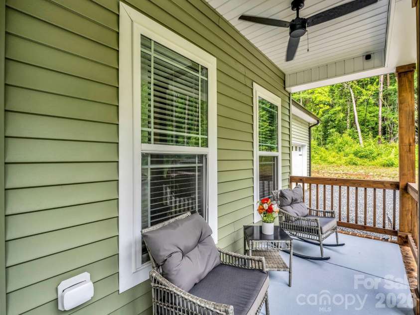 905 Rolling Road, Lincolnton, NC 28092.  MLS# CAR4386147, YatesRealty ID 27907. 