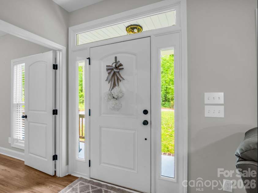 905 Rolling Road, Lincolnton, NC 28092.  MLS# CAR4386147, YatesRealty ID 27907. 