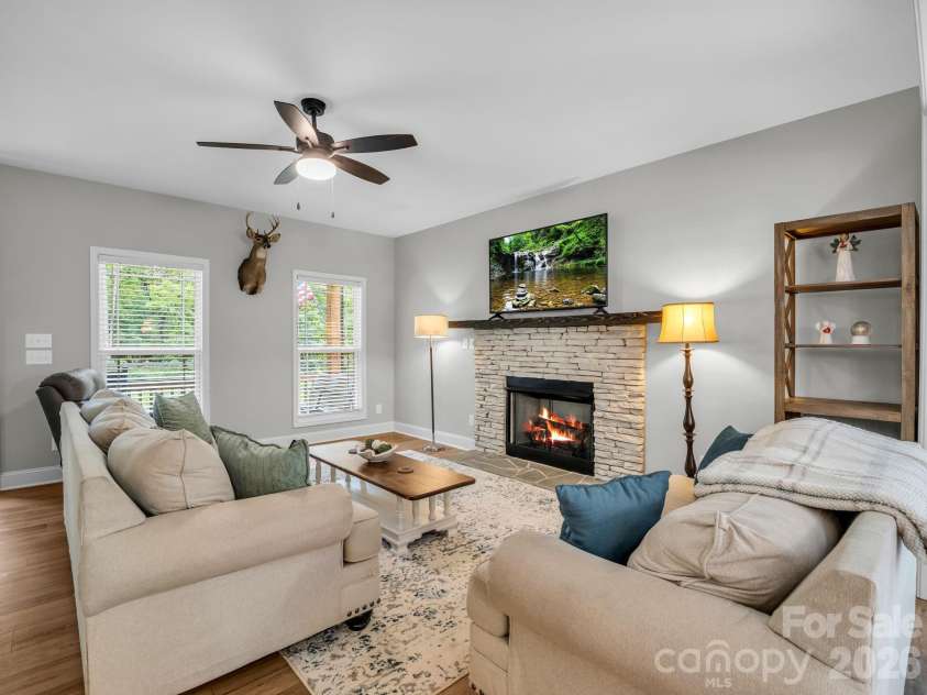 905 Rolling Road, Lincolnton, NC 28092.  MLS# CAR4386147, YatesRealty ID 27907. 