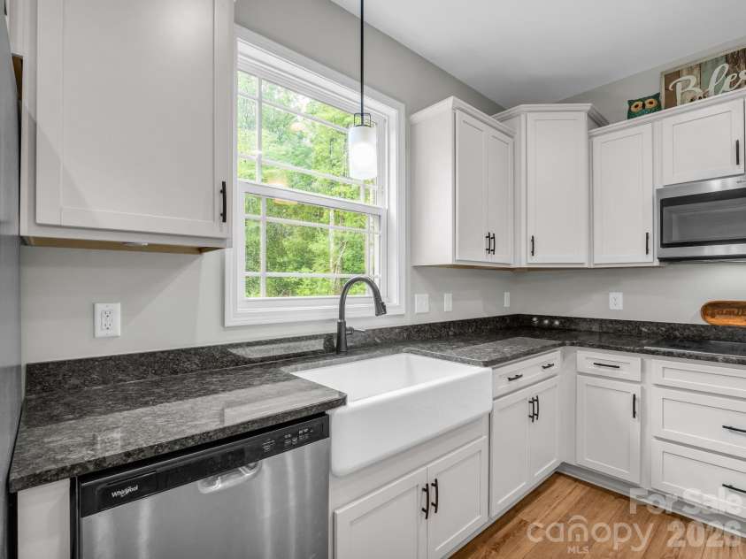 905 Rolling Road, Lincolnton, NC 28092.  MLS# CAR4386147, YatesRealty ID 27907. 