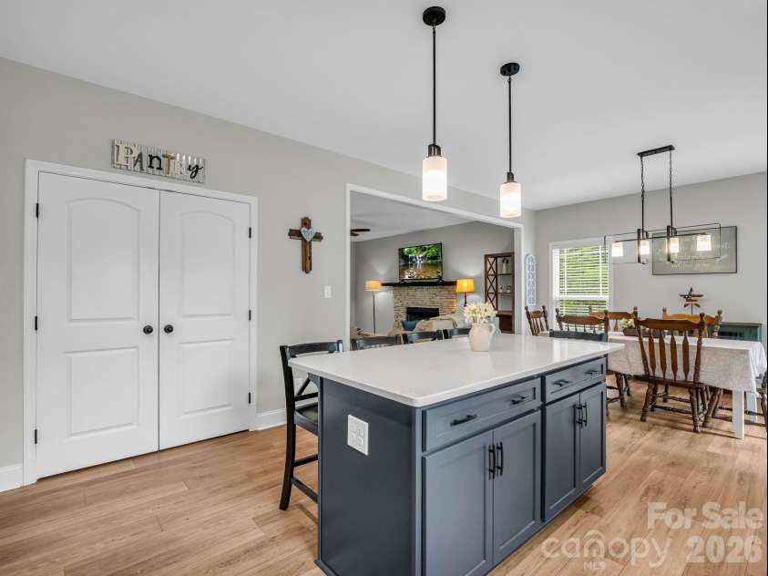 905 Rolling Road, Lincolnton, NC 28092.  MLS# CAR4386147, YatesRealty ID 27907. 