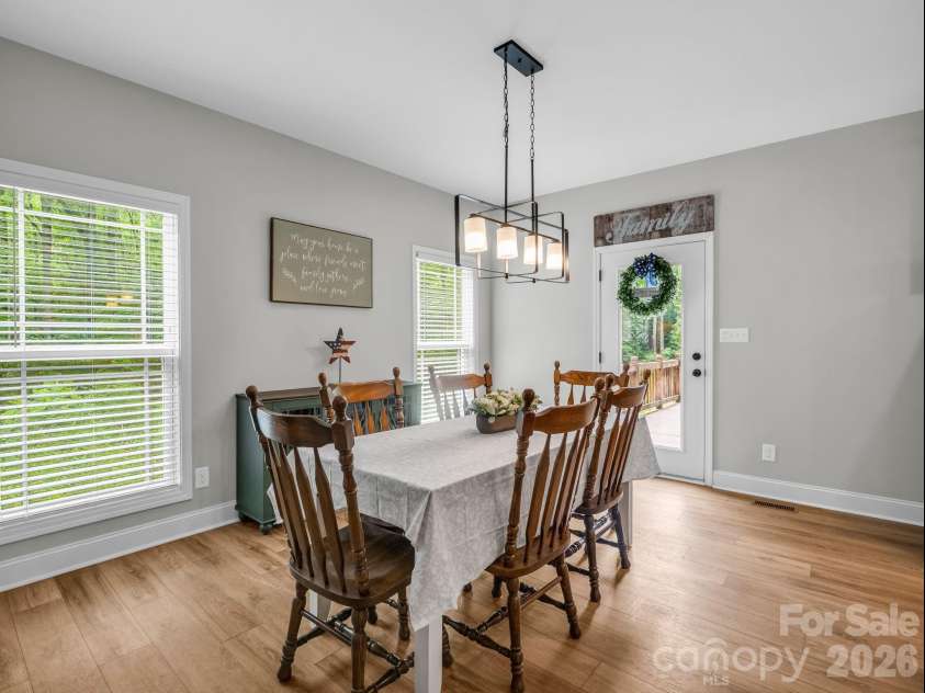905 Rolling Road, Lincolnton, NC 28092.  MLS# CAR4386147, YatesRealty ID 27907. 