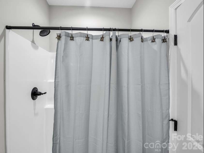 905 Rolling Road, Lincolnton, NC 28092.  MLS# CAR4386147, YatesRealty ID 27907. Downstairs full bath