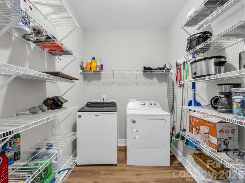 905 Rolling Road, Lincolnton, NC 28092.  MLS# CAR4386147, YatesRealty ID 27907. Laundry Room