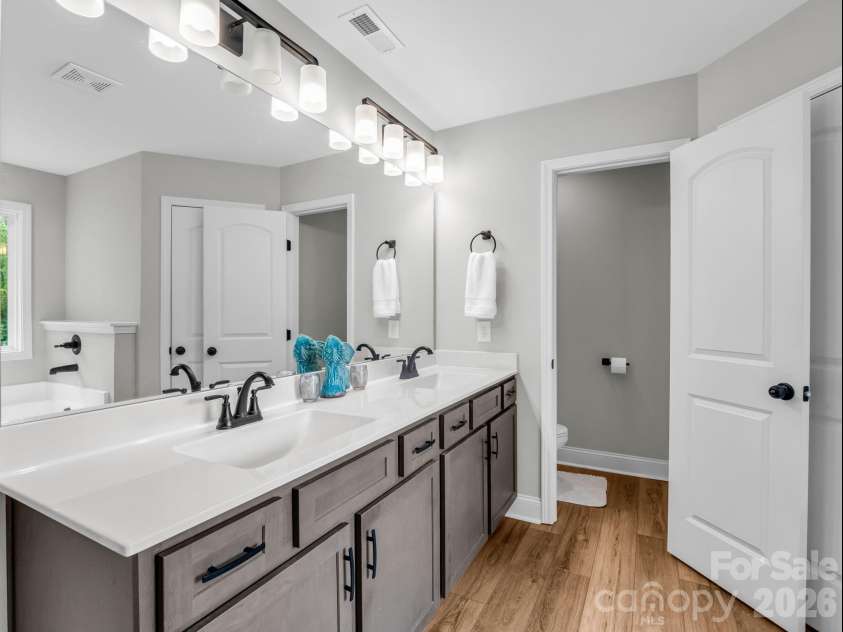 905 Rolling Road, Lincolnton, NC 28092.  MLS# CAR4386147, YatesRealty ID 27907. Primary Bathroom