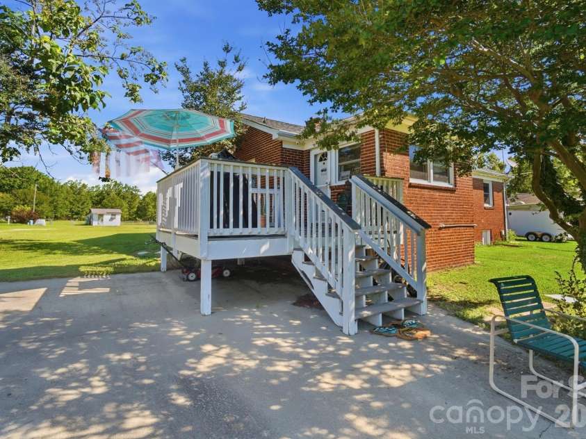 1821 Overbrook Road, Kershaw, SC 29067.  MLS# CAR4385118, YatesRealty ID 27909. 