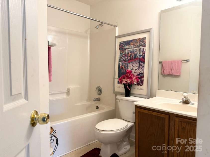 4046 Fairmeadow Drive, Lancaster, SC 29720.  MLS# CAR4280658, YatesRealty ID 27909. 