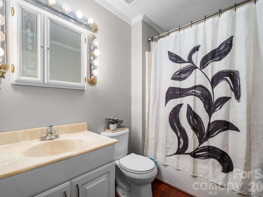 1330 5th Street, Hickory, NC 28601.  MLS# CAR4268125, YatesRealty ID 2791. 