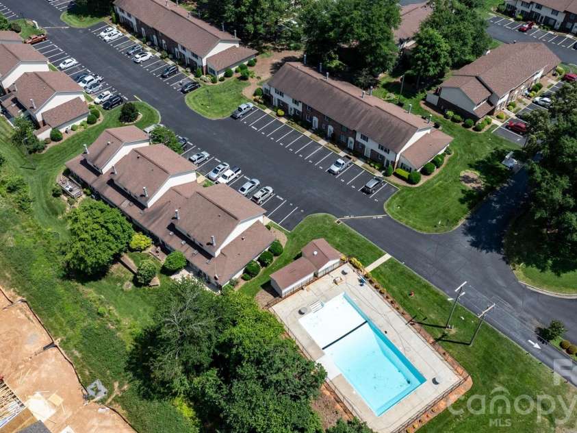 1330 5th Street, Hickory, NC 28601.  MLS# CAR4268125, YatesRealty ID 2791. 