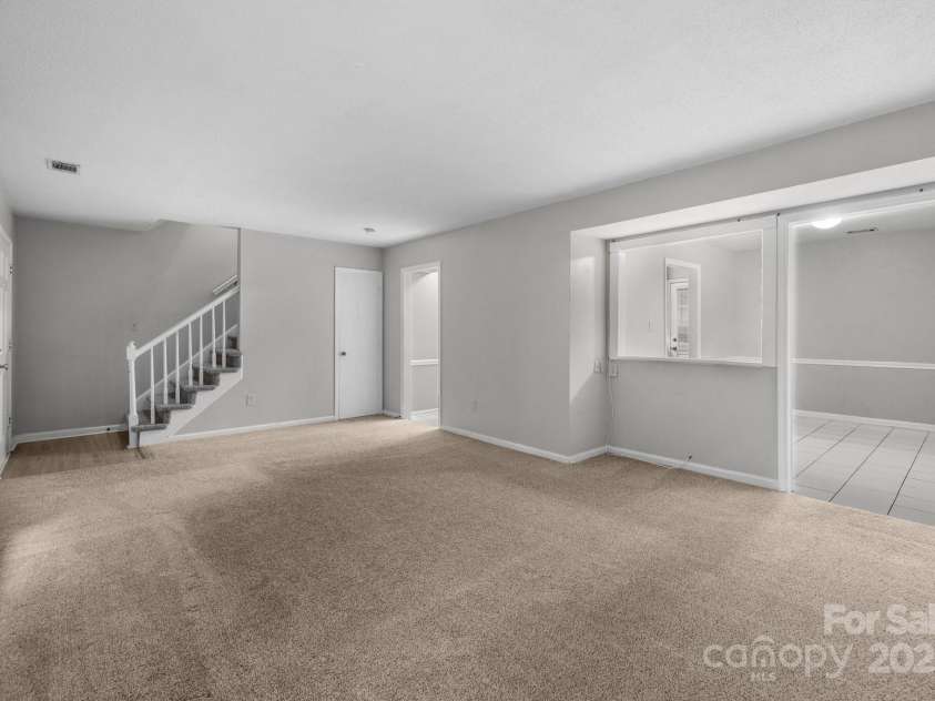 5948 Deveron Drive, Charlotte, NC 28211.  MLS# CAR4225221, YatesRealty ID 2791. 5948 Deveron - Duplex