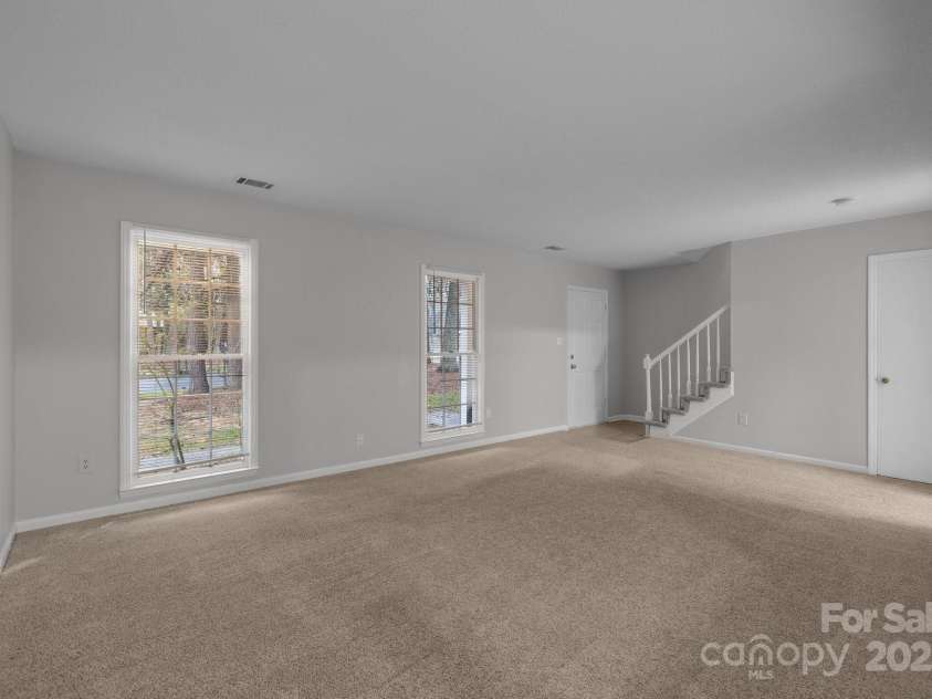 5948 Deveron Drive, Charlotte, NC 28211.  MLS# CAR4225221, YatesRealty ID 2791. 5948 Deveron - Duplex