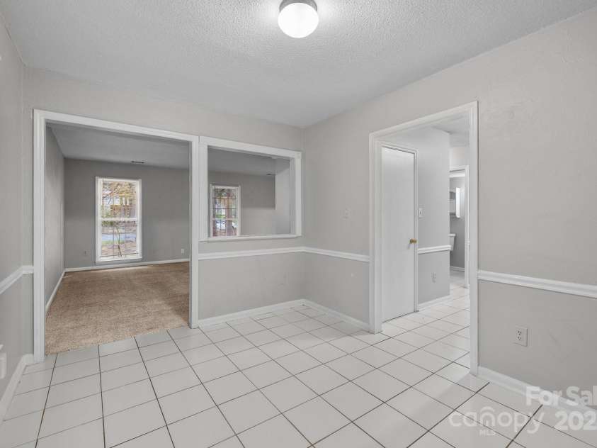 5948 Deveron Drive, Charlotte, NC 28211.  MLS# CAR4225221, YatesRealty ID 2791. 5948 Deveron - Duplex