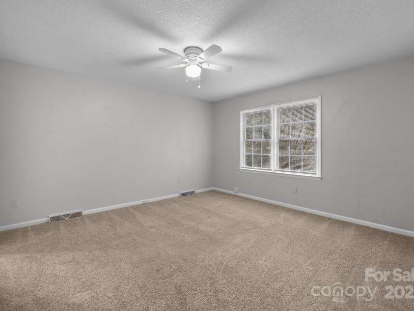 5948 Deveron Drive, Charlotte, NC 28211.  MLS# CAR4225221, YatesRealty ID 2791. 5948 Deveron - Duplex