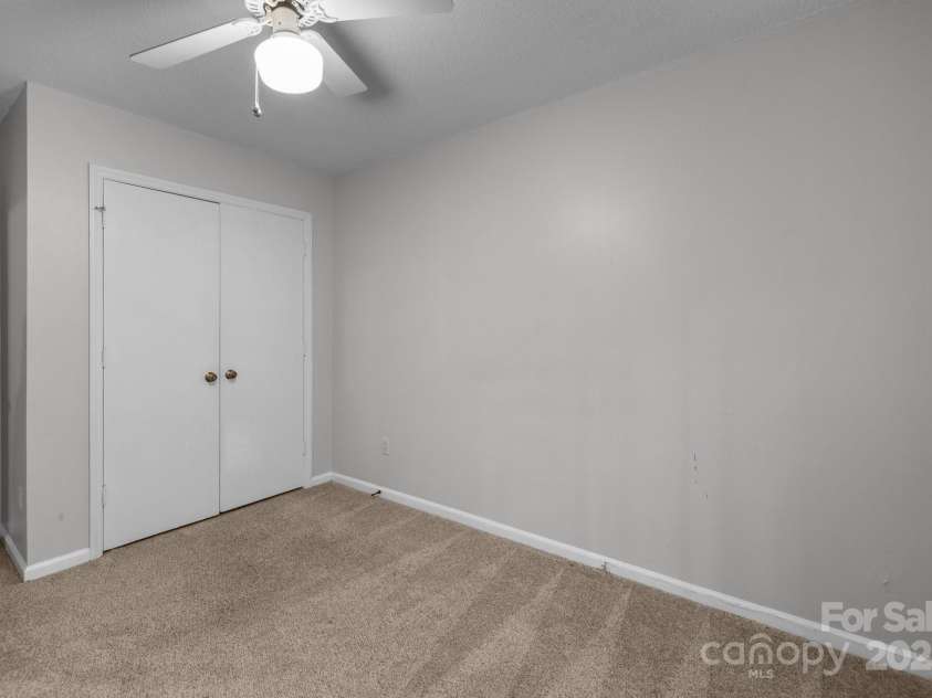 5948 Deveron Drive, Charlotte, NC 28211.  MLS# CAR4225221, YatesRealty ID 2791. 5948 Deveron - Duplex