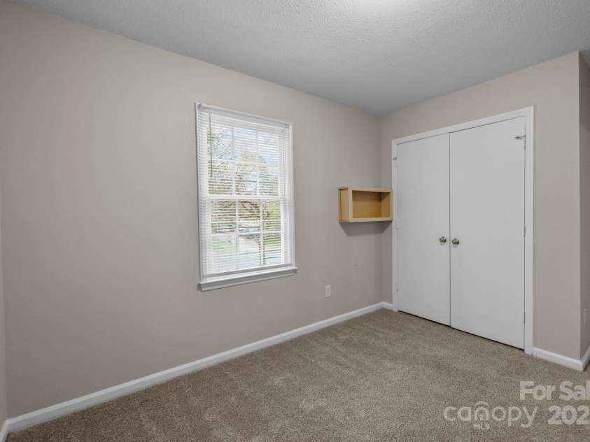 5948 Deveron Drive, Charlotte, NC 28211.  MLS# CAR4225221, YatesRealty ID 2791. 615 Rama - Duplex