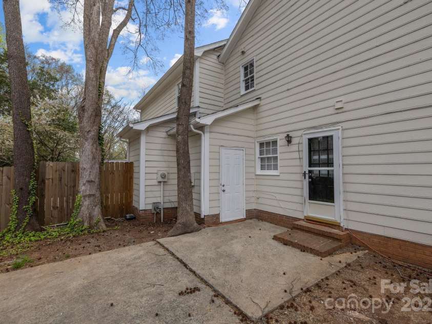 5948 Deveron Drive, Charlotte, NC 28211.  MLS# CAR4225221, YatesRealty ID 2791. 615 Rama - Duplex