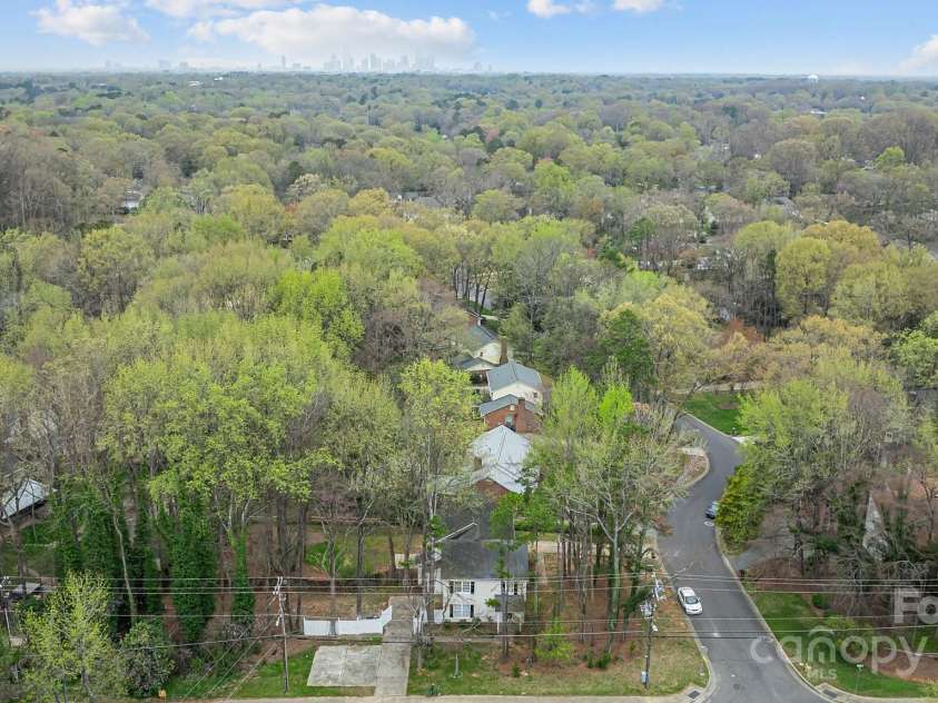 5948 Deveron Drive, Charlotte, NC 28211.  MLS# CAR4225221, YatesRealty ID 2791. 