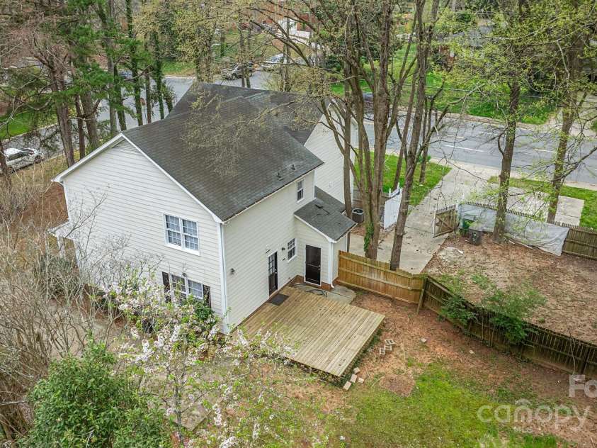 5948 Deveron Drive, Charlotte, NC 28211.  MLS# CAR4225221, YatesRealty ID 2791. 