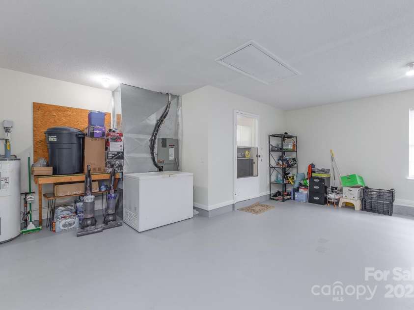 15 Cove Xing Road, Franklin, NC 28734.  MLS# CAR4280076, YatesRealty ID 27910. 