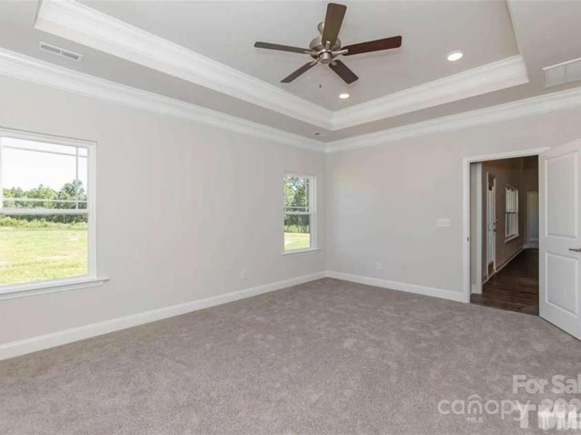 104 Swan Park Lane, Statesville, NC 28625.  MLS# CAR4284568, YatesRealty ID 27911. 