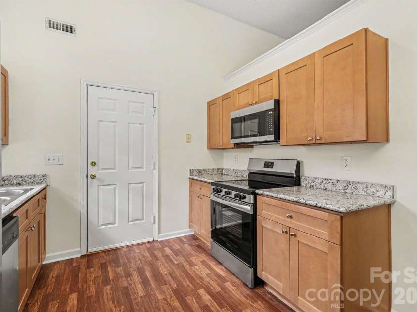 3385 Hunting Wood Court, Gastonia, NC 28052.  MLS# CAR4388517, YatesRealty ID 27911. 