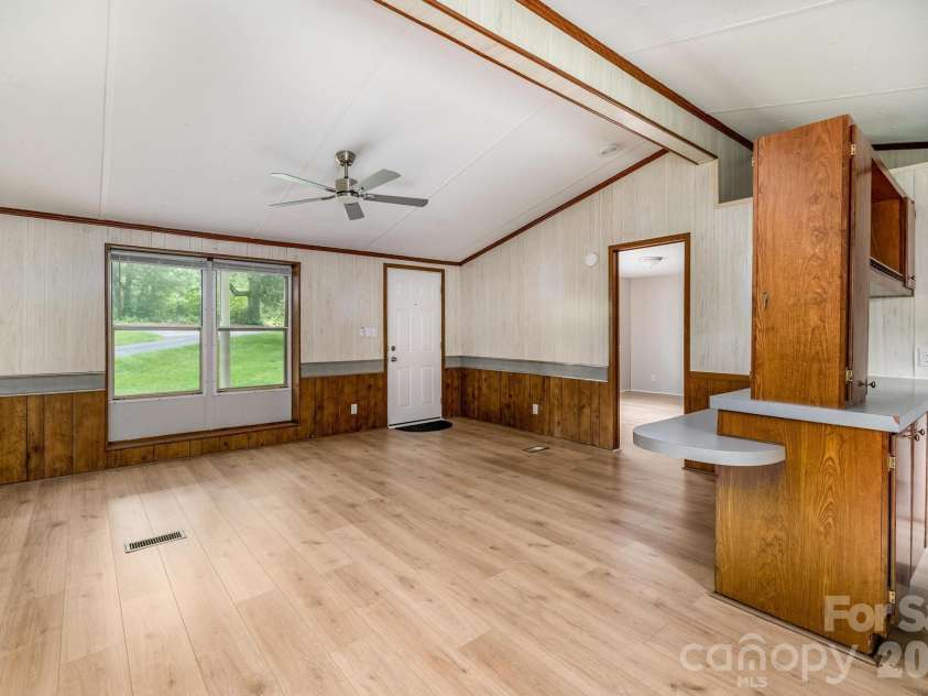 4449 Hickory Highway, Statesville, NC 28677.  MLS# CAR4388370, YatesRealty ID 27912. 