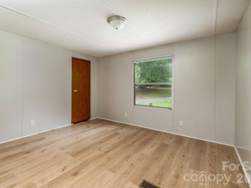 4449 Hickory Highway, Statesville, NC 28677.  MLS# CAR4388370, YatesRealty ID 27912. 