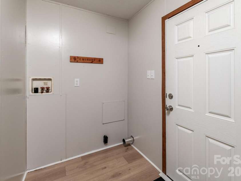 4449 Hickory Highway, Statesville, NC 28677.  MLS# CAR4388370, YatesRealty ID 27912. 
