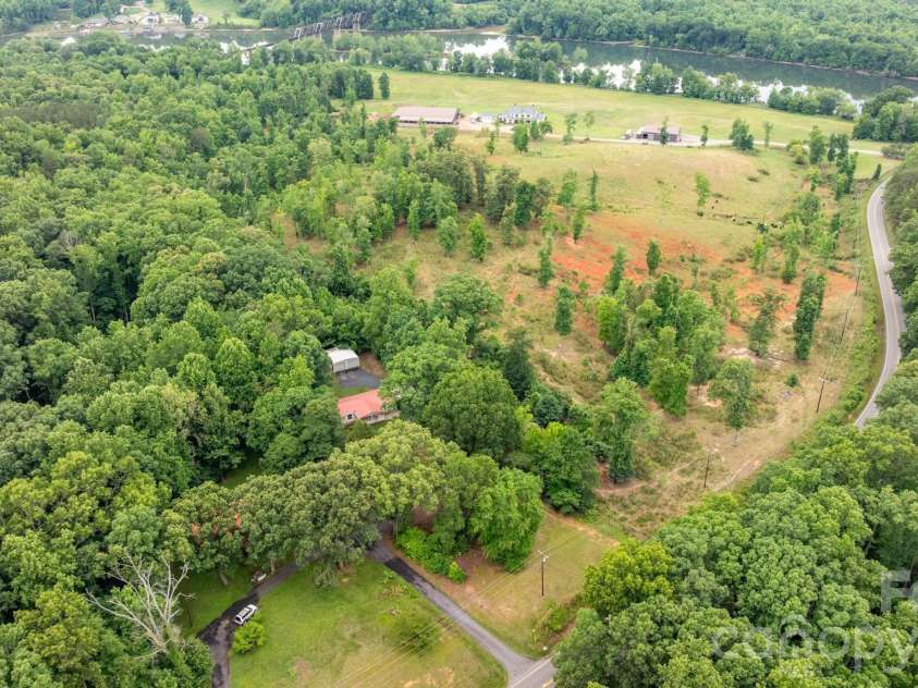 4449 Hickory Highway, Statesville, NC 28677.  MLS# CAR4388370, YatesRealty ID 27912. 