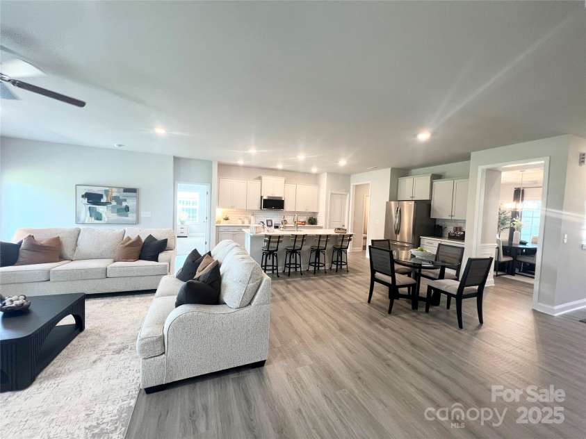 134 Swan Park Lane, Statesville, NC 28625.  MLS# CAR4284147, YatesRealty ID 27913. 