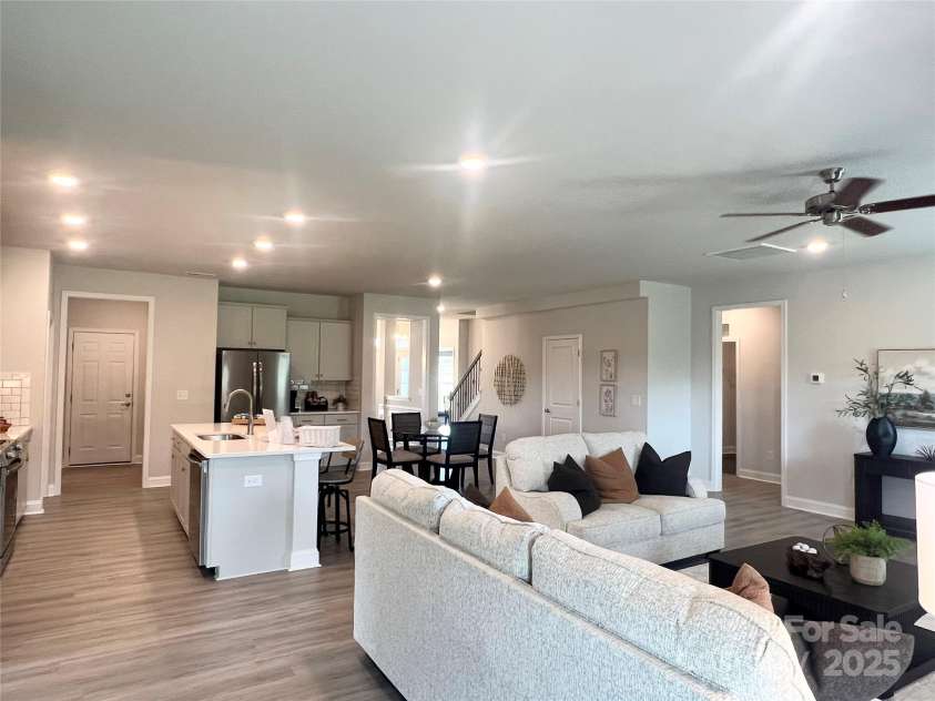 134 Swan Park Lane, Statesville, NC 28625.  MLS# CAR4284147, YatesRealty ID 27913. 