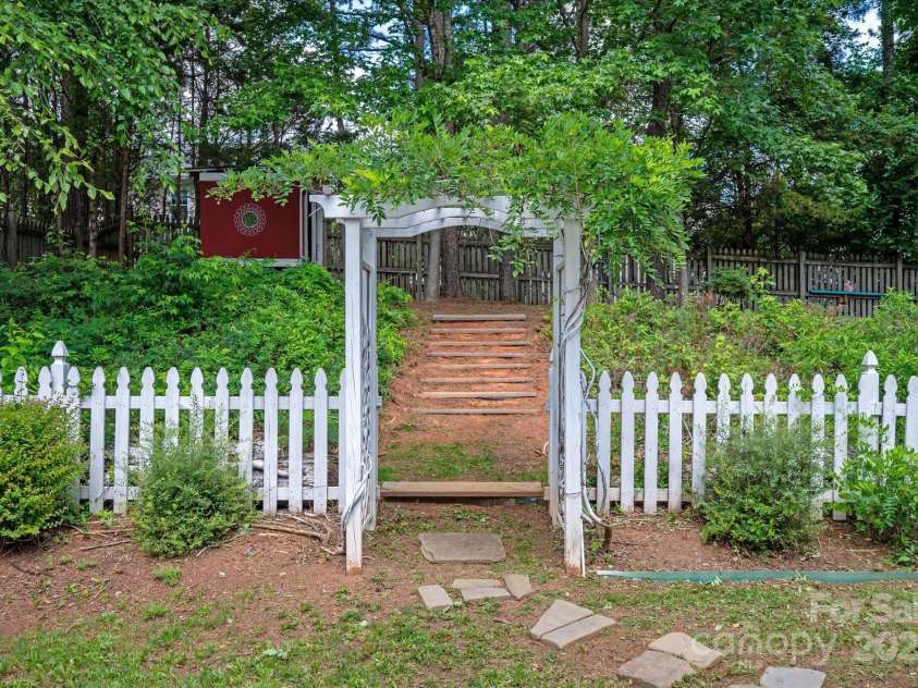 3510 Cole Mill Road, Charlotte, NC 28270.  MLS# CAR4269692, YatesRealty ID 27914. 
