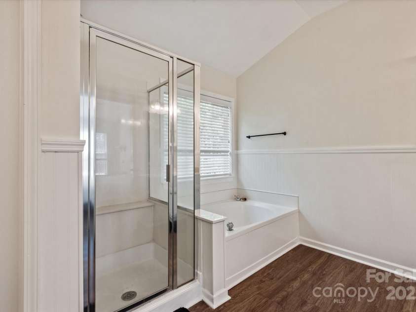 3510 Cole Mill Road, Charlotte, NC 28270.  MLS# CAR4269692, YatesRealty ID 27914. Primary Bathroom