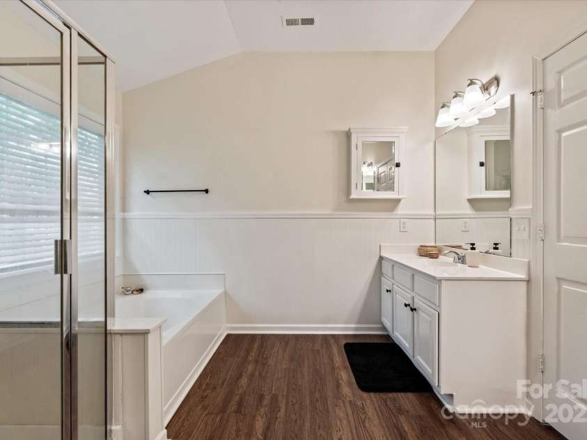 3510 Cole Mill Road, Charlotte, NC 28270.  MLS# CAR4269692, YatesRealty ID 27914. Primary Bathroom